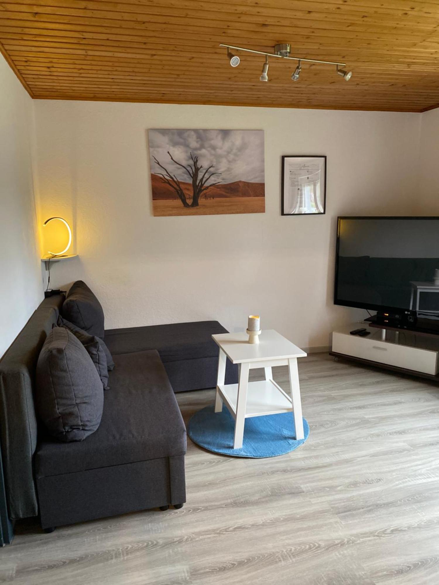 Schoene Ferien- Monteurswohnung - Ruhig Und Malerisch Gelegen Hofgeismar Extérieur photo